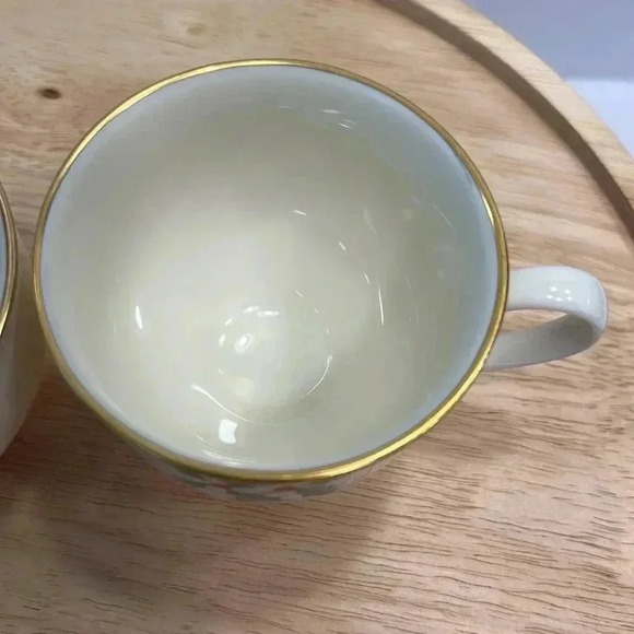 Set of 2 Lenox Special holly footed tea cups gold rim made in USA 3” tall - Picture 4 of 7